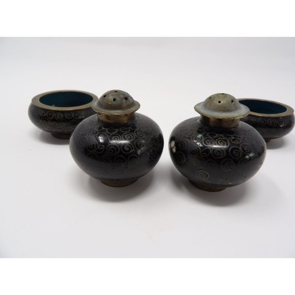 Pair Vintage Salt Cellars & Pepper Shakers Black w White Enamel Painted Flowers - Picture 8 of 12